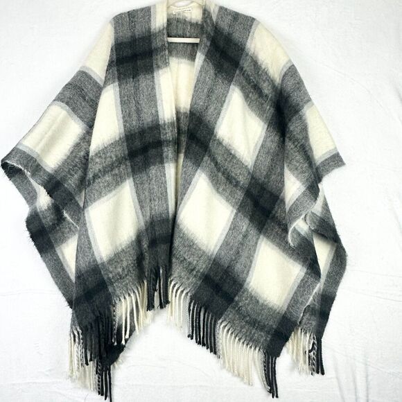 Marine Layer Georgia Poncho Flannel One Size Plaid Fringe - Picture 1 of 6